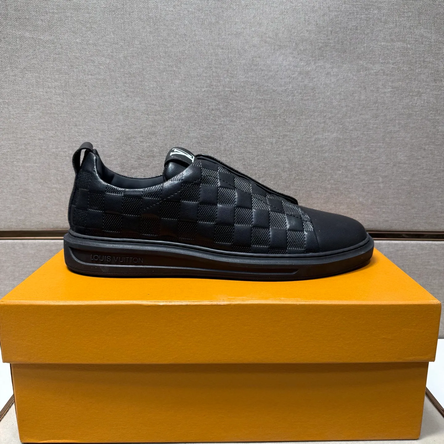 ⬛️Men's shoes 💰p442【LV～】Men's casual shoes 2025z cabinet sales simultaneously 🔶Size: 38-44#️⃣ 🔷2 colors🔜The upper is made of multi-material splicing➕Genuine leather lining, comfortable and breathable, sole: original comfortable and wear-resistant outsole, ⚠️Real shot📱Photographed🎬The real thing is better📢📢📢